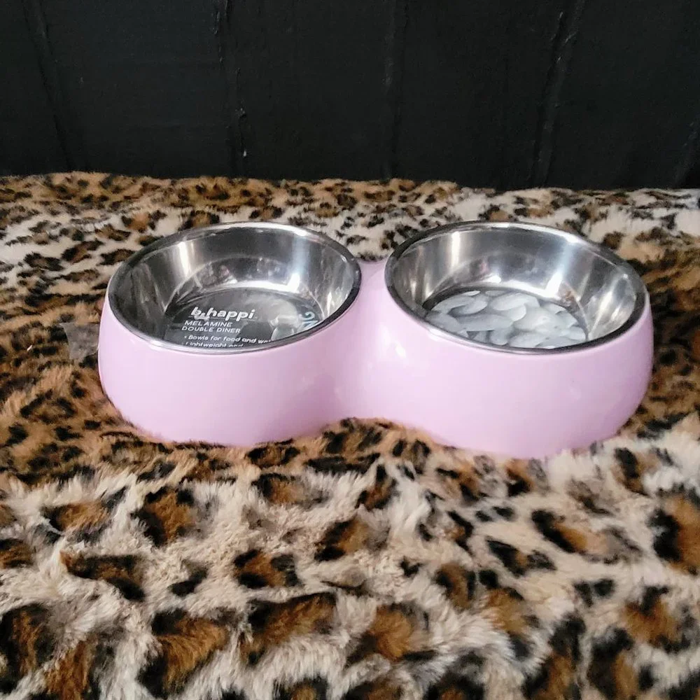 Pet Pink bowls small..Cat or Dog,,, Bran New!